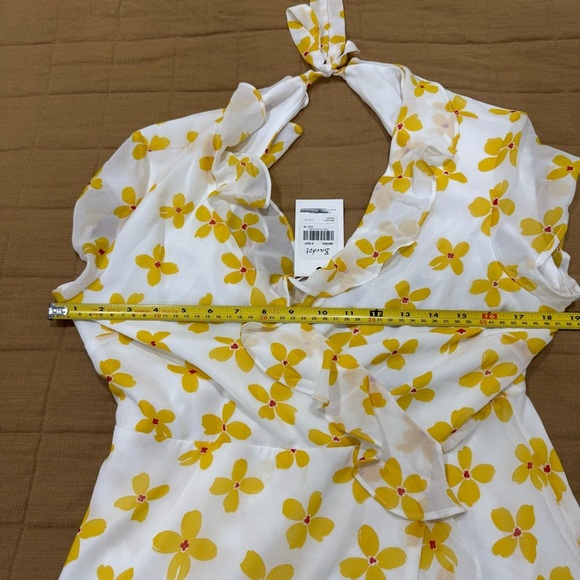 NWT Bardot Revolve Daisy Short Sleeve Mini Dress Size Medium White Yellow - Picture 7 of 8